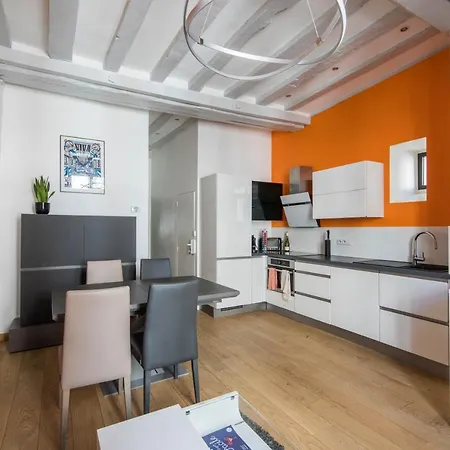 Appartement Hyper Centre - Rue St Laud, 2min Ralliement *