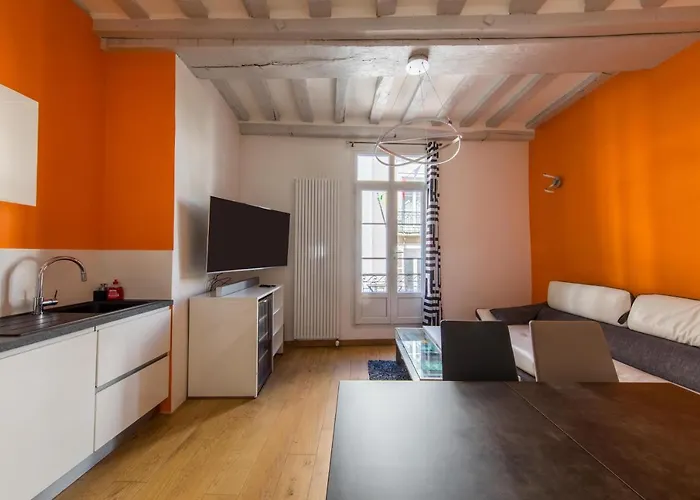 Hyper Centre - Rue St Laud, 2min Ralliement Apartamento